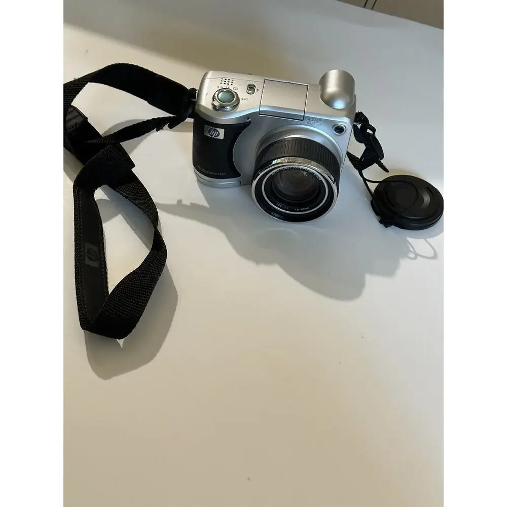 HP Photosmart 850 4.1MP Compact‎ Digital Camera Silver For PARTS / Repair Only